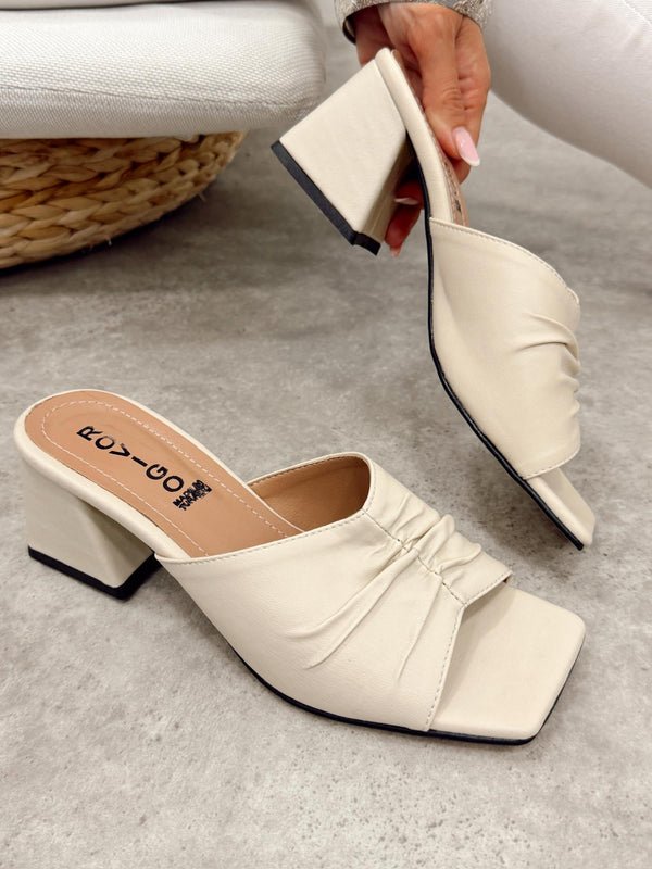 Women Slippers and Mules G478 - LIGHT BEIGE
