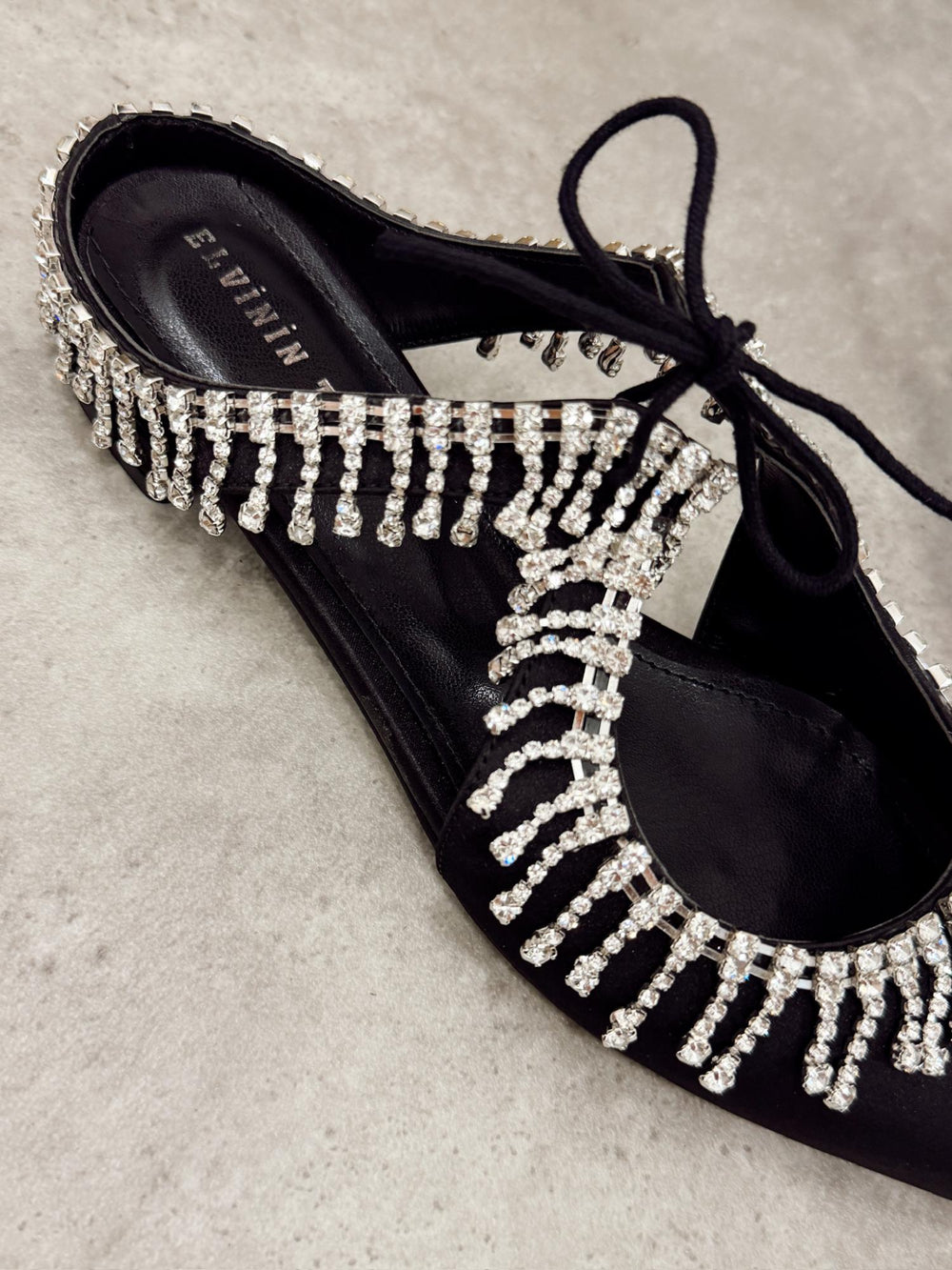 Women Slippers and Mules G522 - BLACK