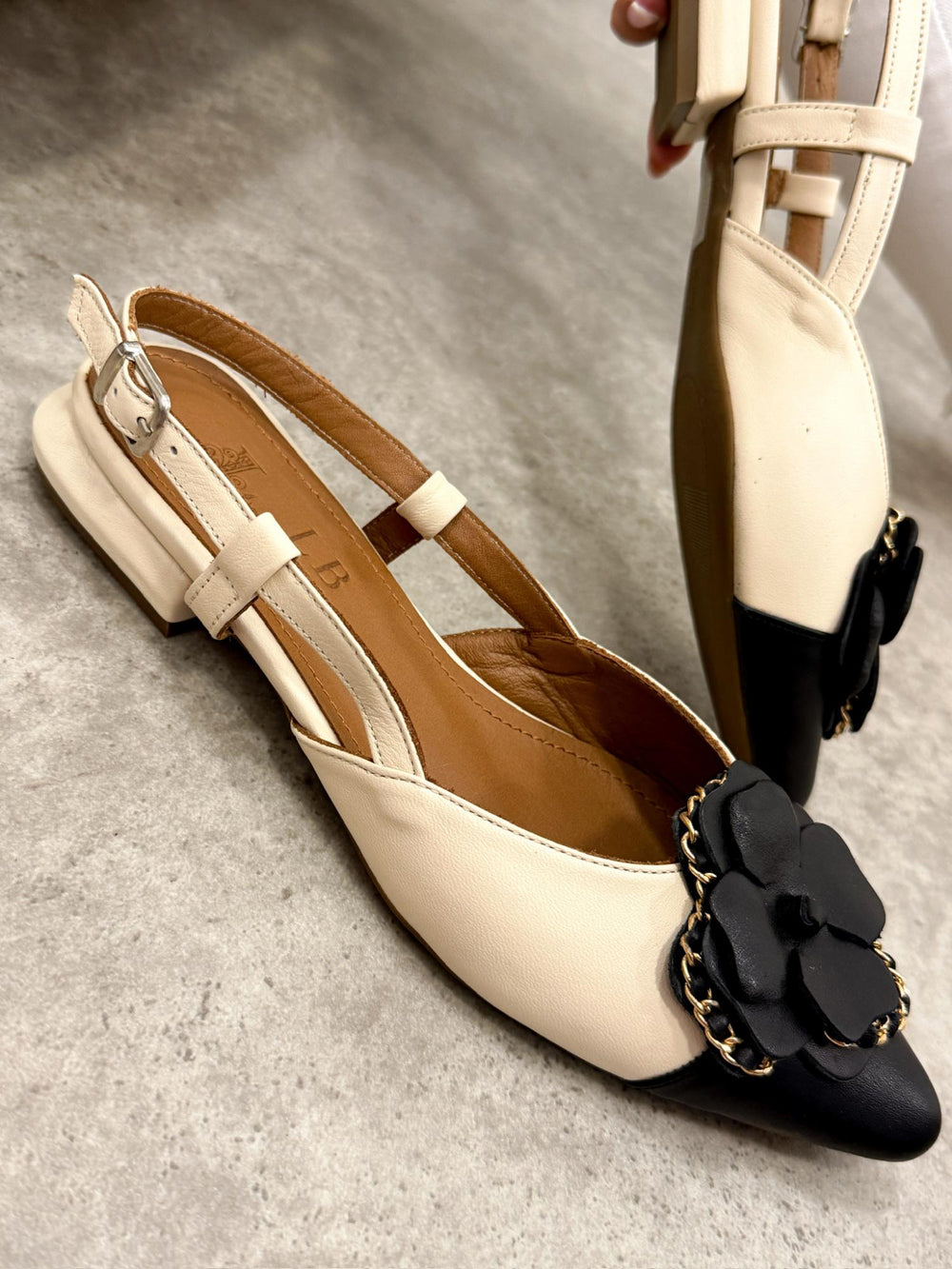 Leather sandals G385 - BEIGE