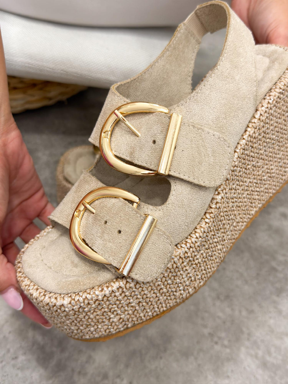 Women sandals G499 - BEIGE
