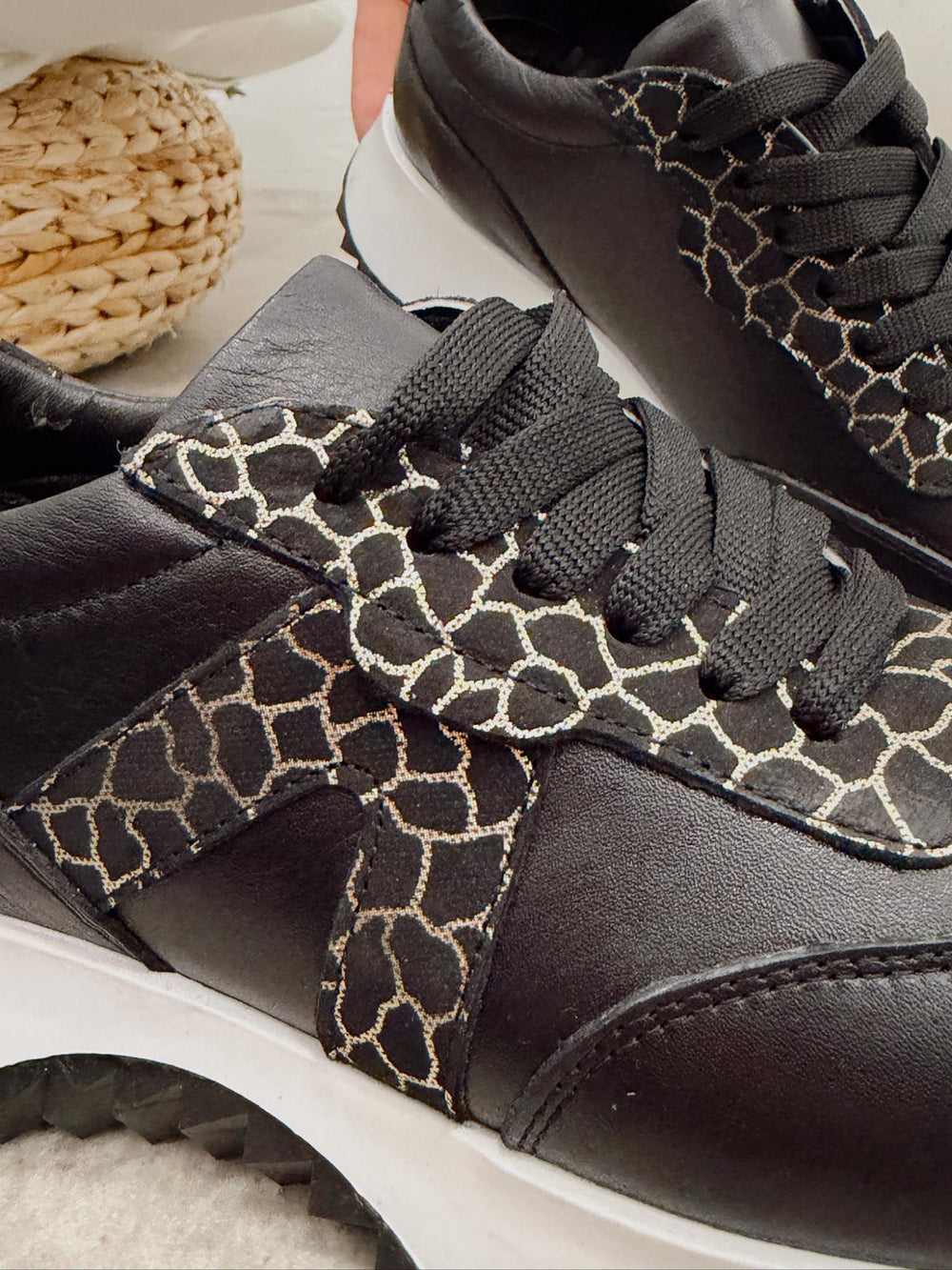 Leather sneakers G456 - BLACK