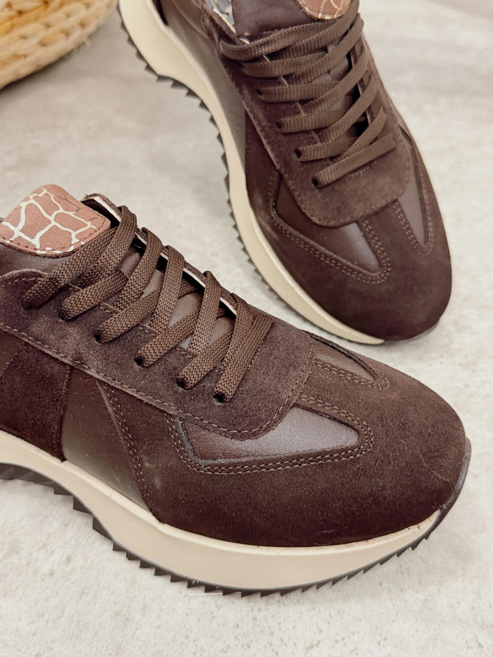 Adidași din piele G454 - MARO