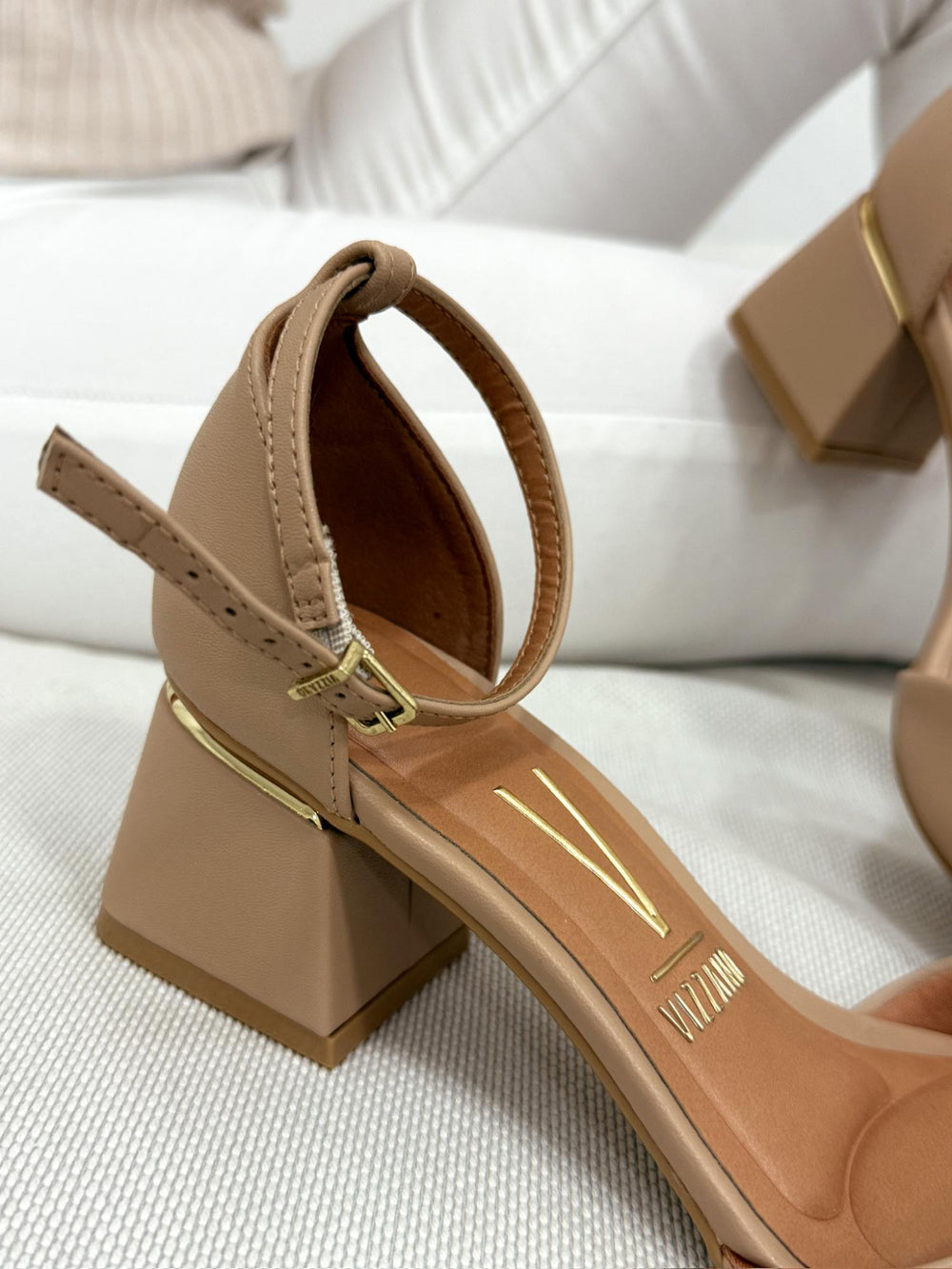 Women sandals G090 - BEIGE