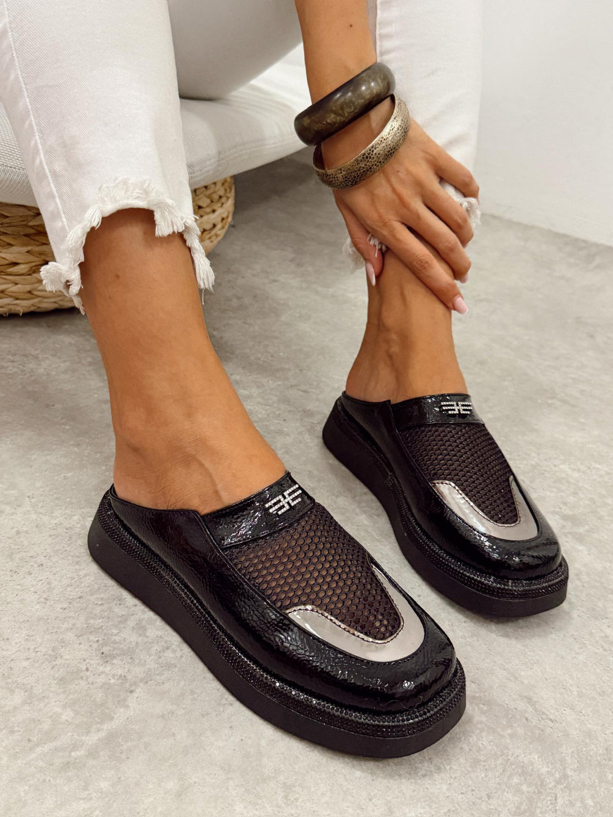 Damen Pantoletten und Mules G486 – SCHWARZ