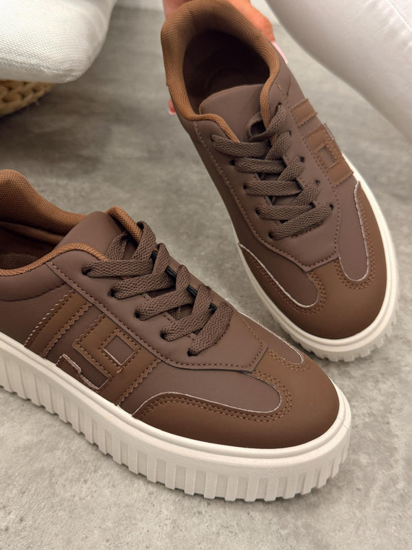 Women sneakers G347 - BROWN