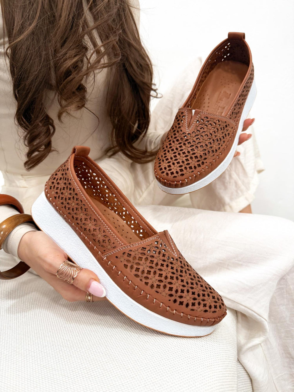 Flat leather shoes G167 - CAMEL
