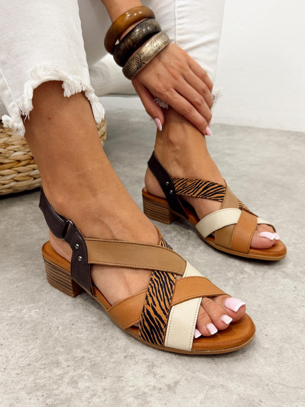Leather sandals G469 - CAMEL