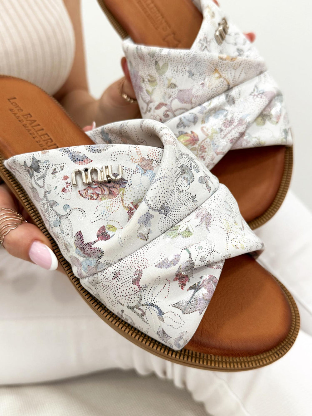 Leather slippers G206 - SEDEF