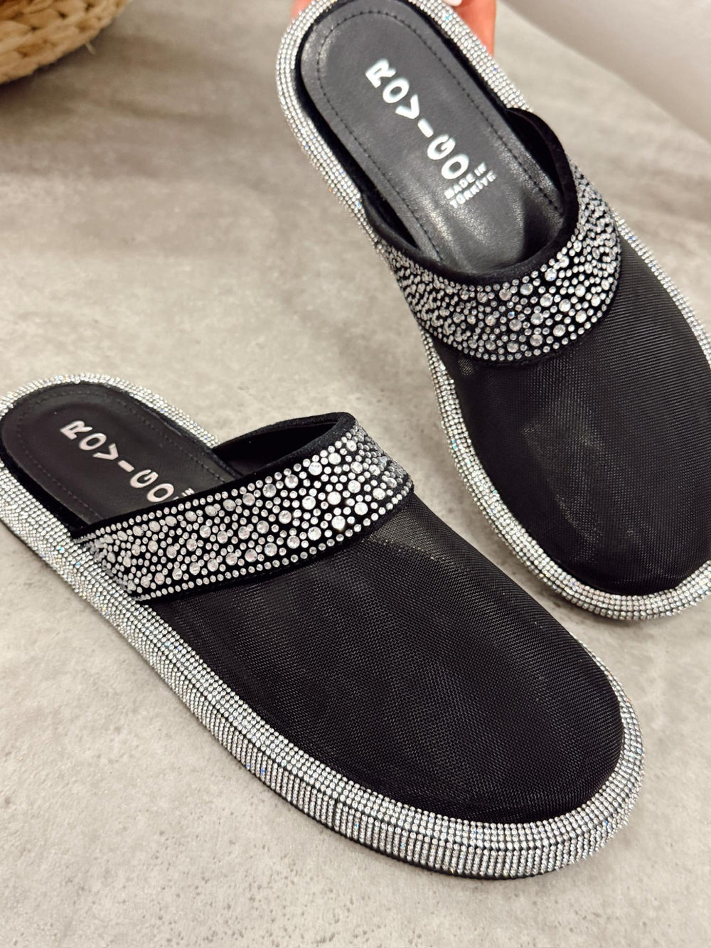 Women Slippers and Mules G483 - BLACK