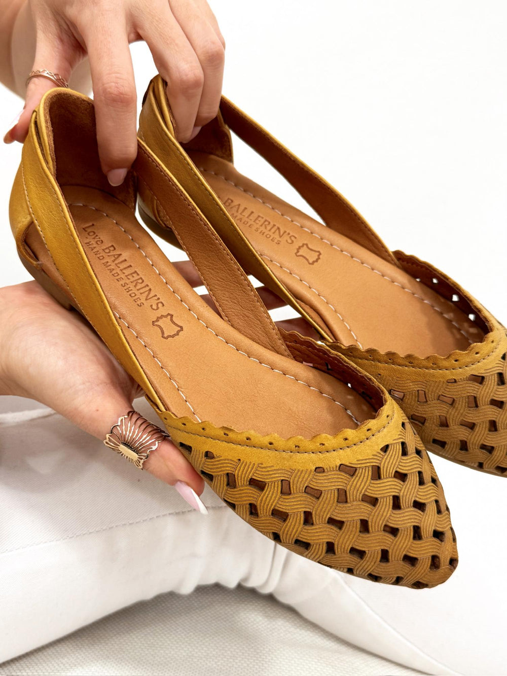 Leather sandals G201 - OCHRE