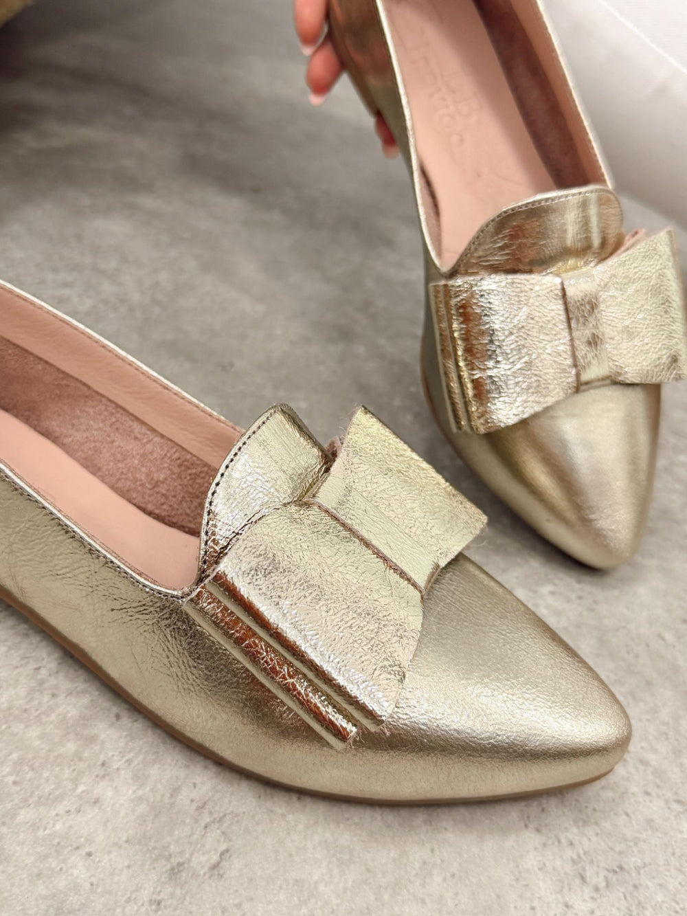 Flat leather shoes G395 - GOLD