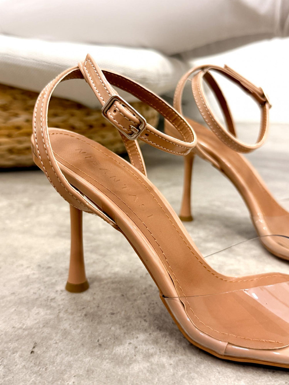 Women sandals G446 - BEIGE