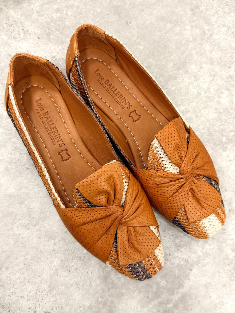 Flat leather shoes G418 - CAMEL