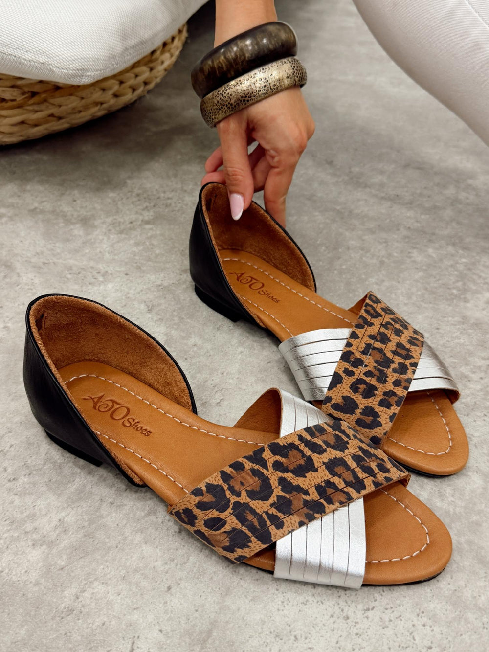 Leather sandals G473 - BLACK