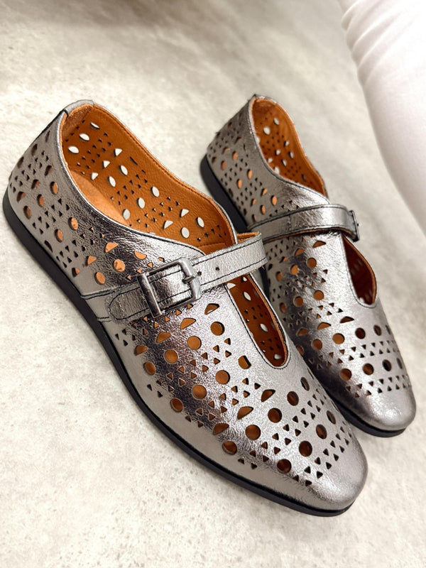 Flat leather shoes G422 - GRAFIT