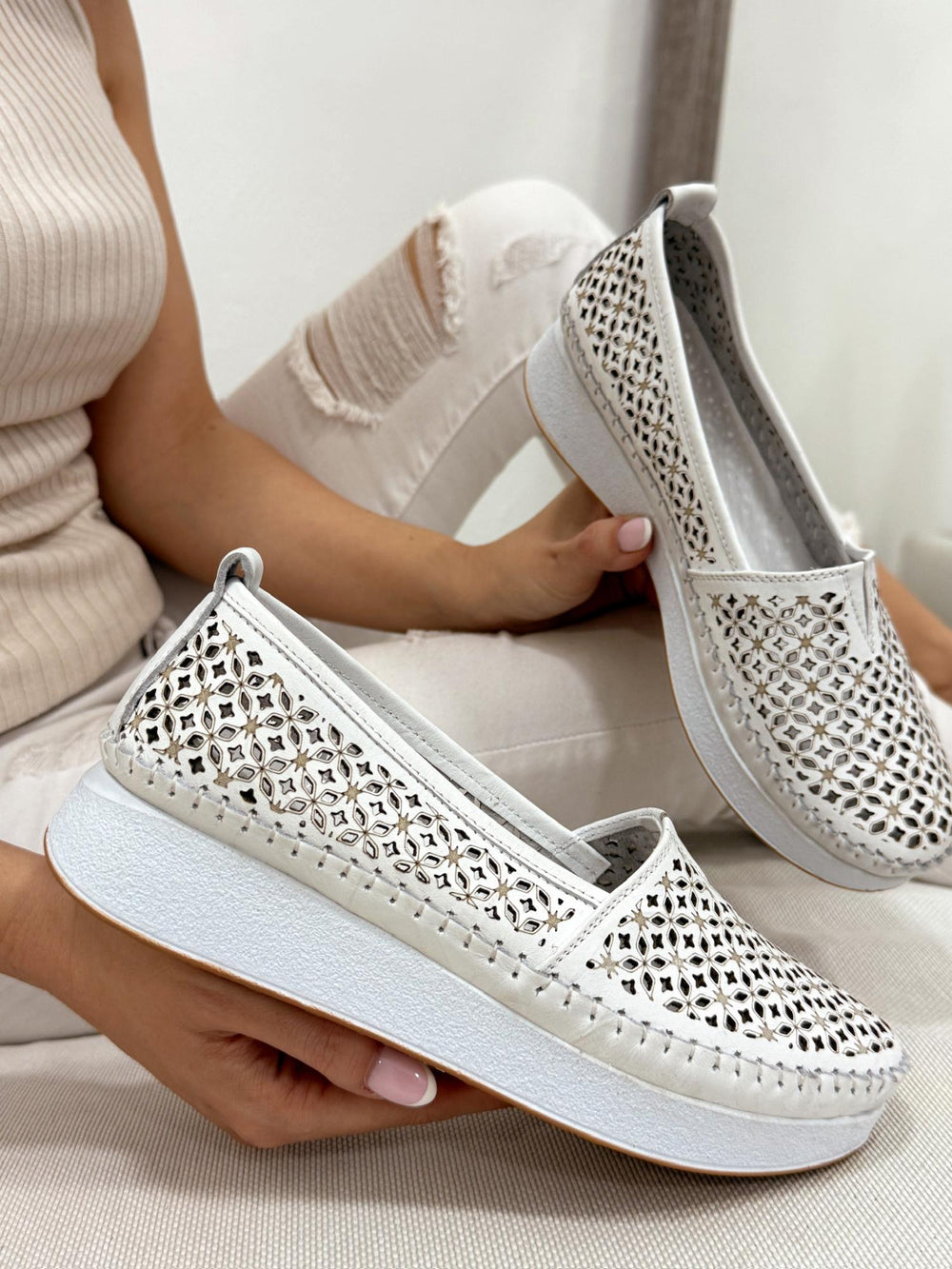 Flat leather shoes G167 - WHITE