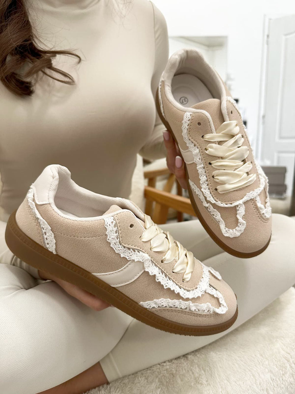 Women sneakers G032 - BEIGE