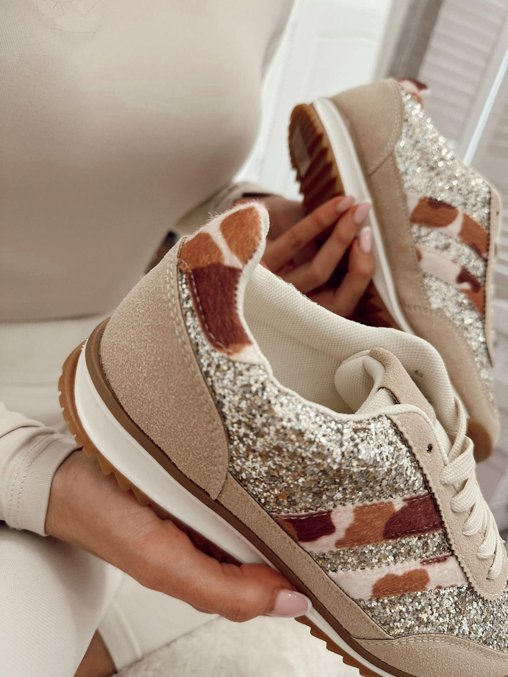 Women sneakers G033 - BEIGE