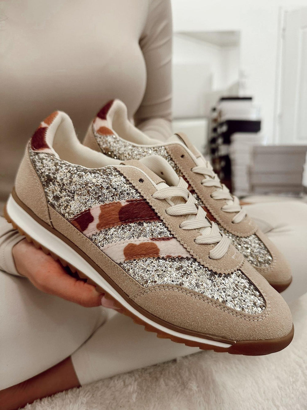 Women sneakers G033 - BEIGE