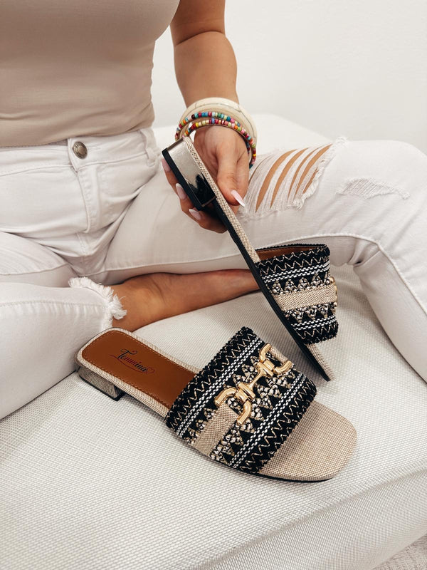 Women Slippers and Mules F128 - BLACK
