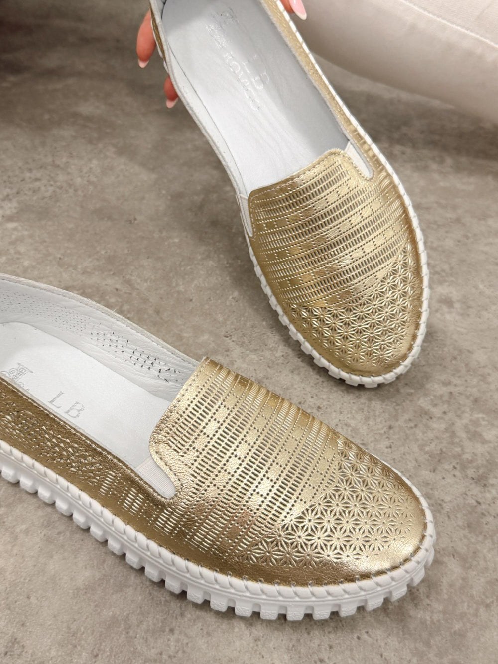 Flache Schuhe aus Leder G397 - GOLDEN