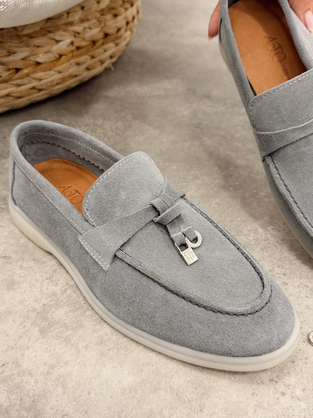 Flat leather shoes G459 - GREY